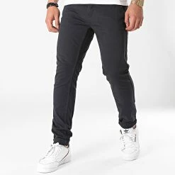 Les meilleures critiques de 🥰 Pantalon Chino 20703472 Noir de Blend ⭐