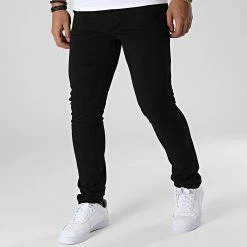 Offres ⭐ Pantalon Chino 20711182 Noir de Blend ❤️