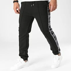 Coupon ❤️ Pantalon Jogging A Bandes Carreaux Liverpool 2 Noir de Paname Brothers 😉